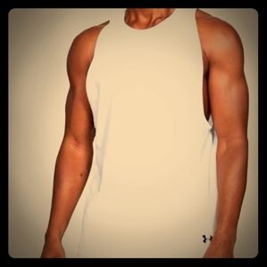 New mens Under Armour sleeveless shirt